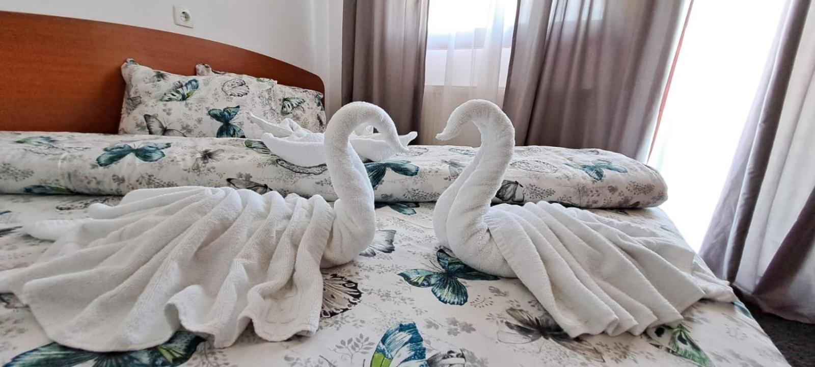 Hotel Pescarus Port Биказ Екстериор снимка