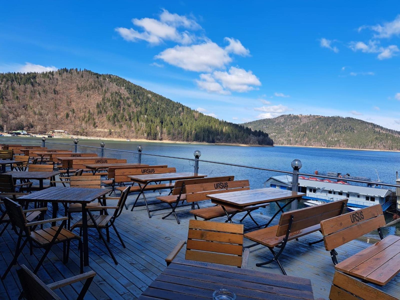 Hotel Pescarus Port Биказ Екстериор снимка