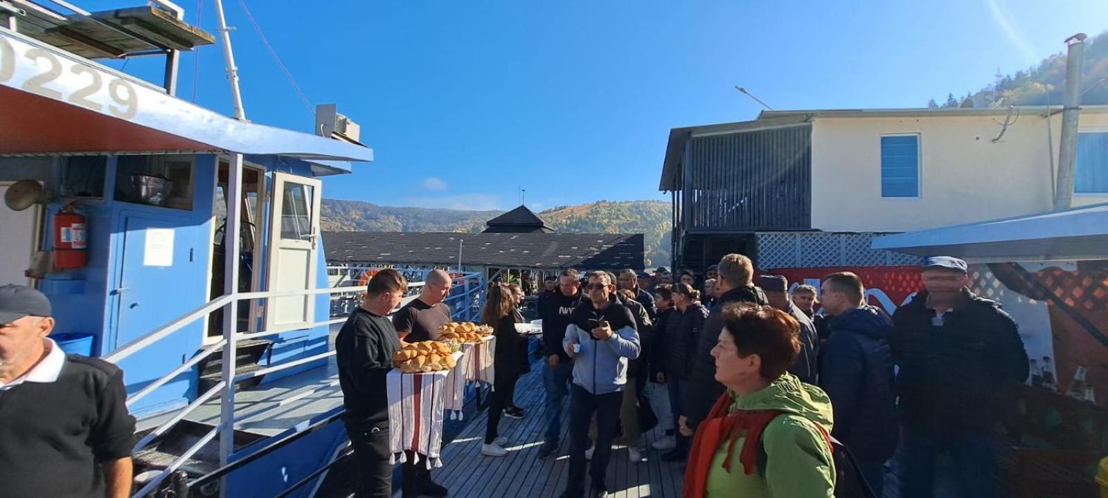 Hotel Pescarus Port Биказ Екстериор снимка
