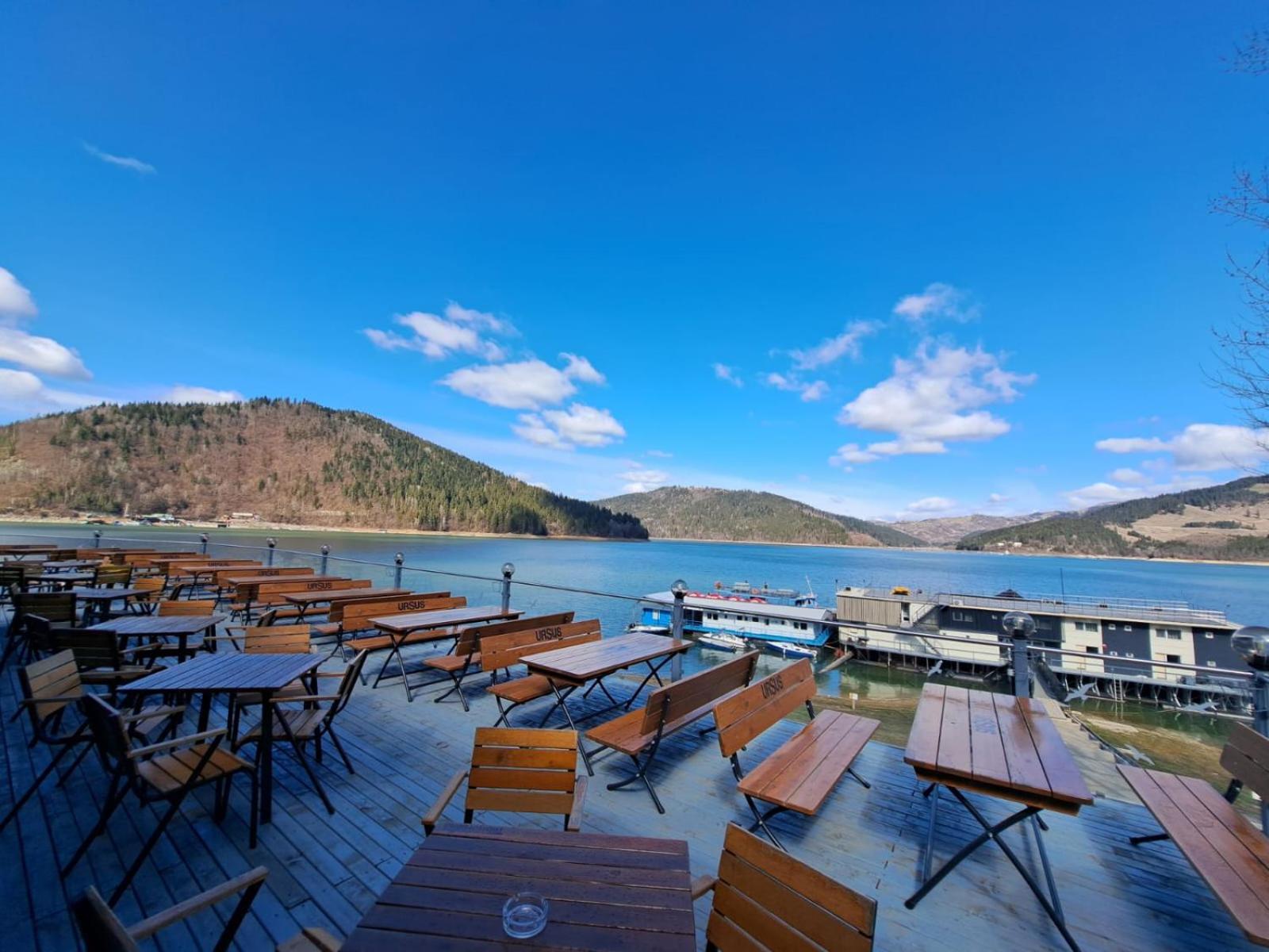 Hotel Pescarus Port Биказ Екстериор снимка