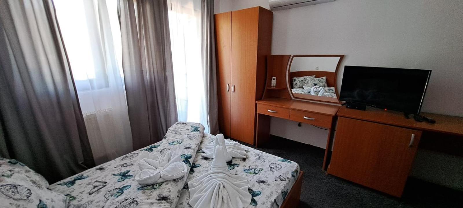 Hotel Pescarus Port Биказ Екстериор снимка