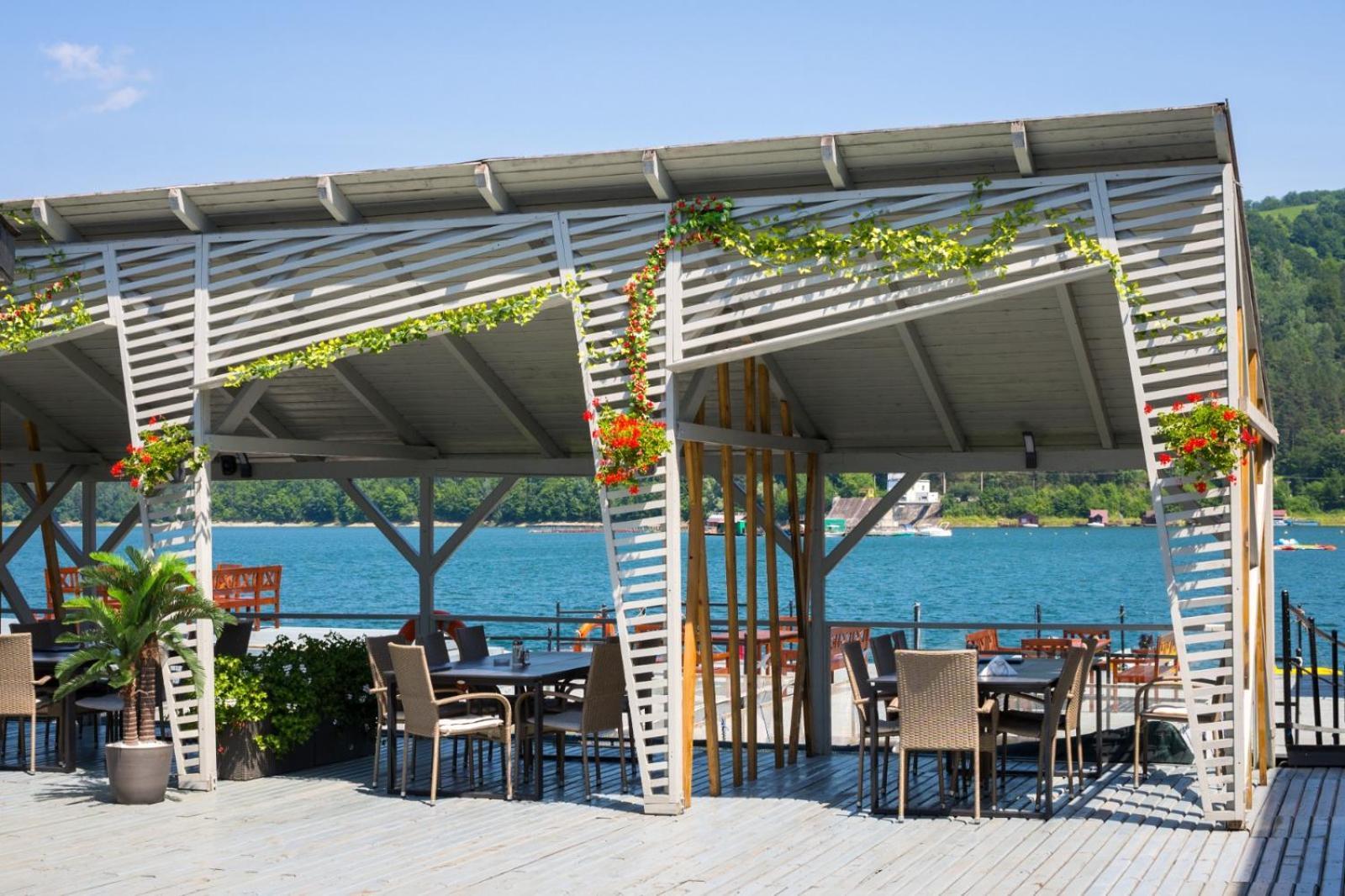 Hotel Pescarus Port Биказ Екстериор снимка