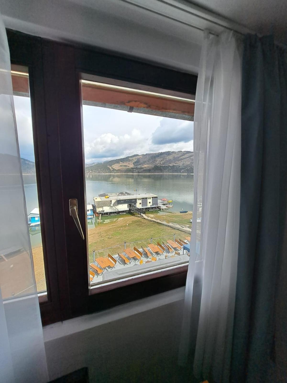 Hotel Pescarus Port Биказ Екстериор снимка
