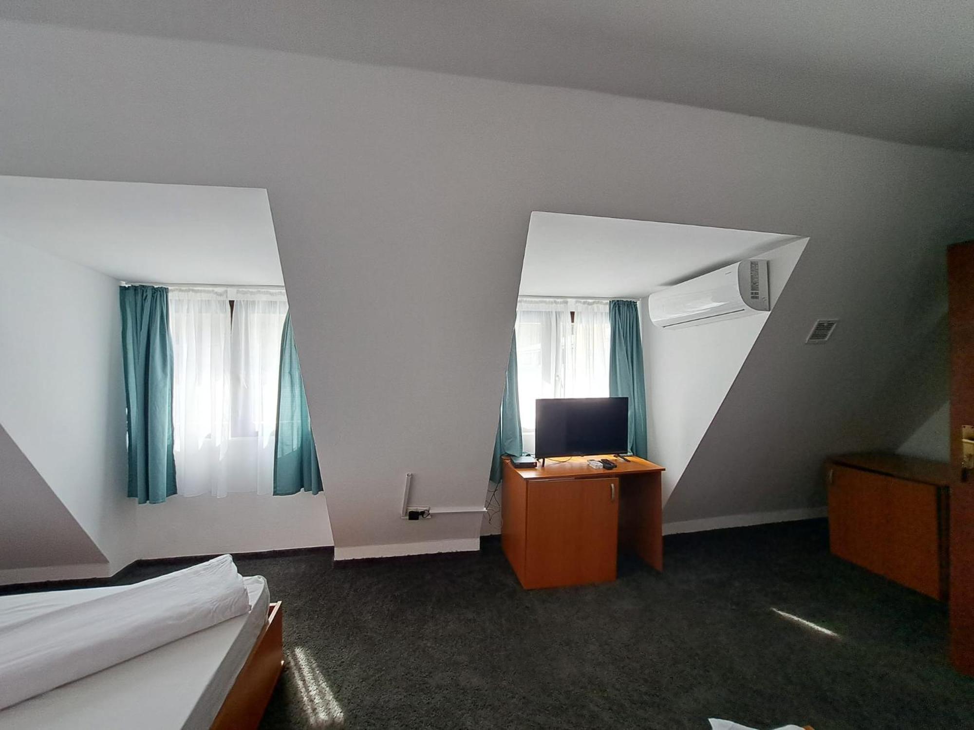 Hotel Pescarus Port Биказ Екстериор снимка