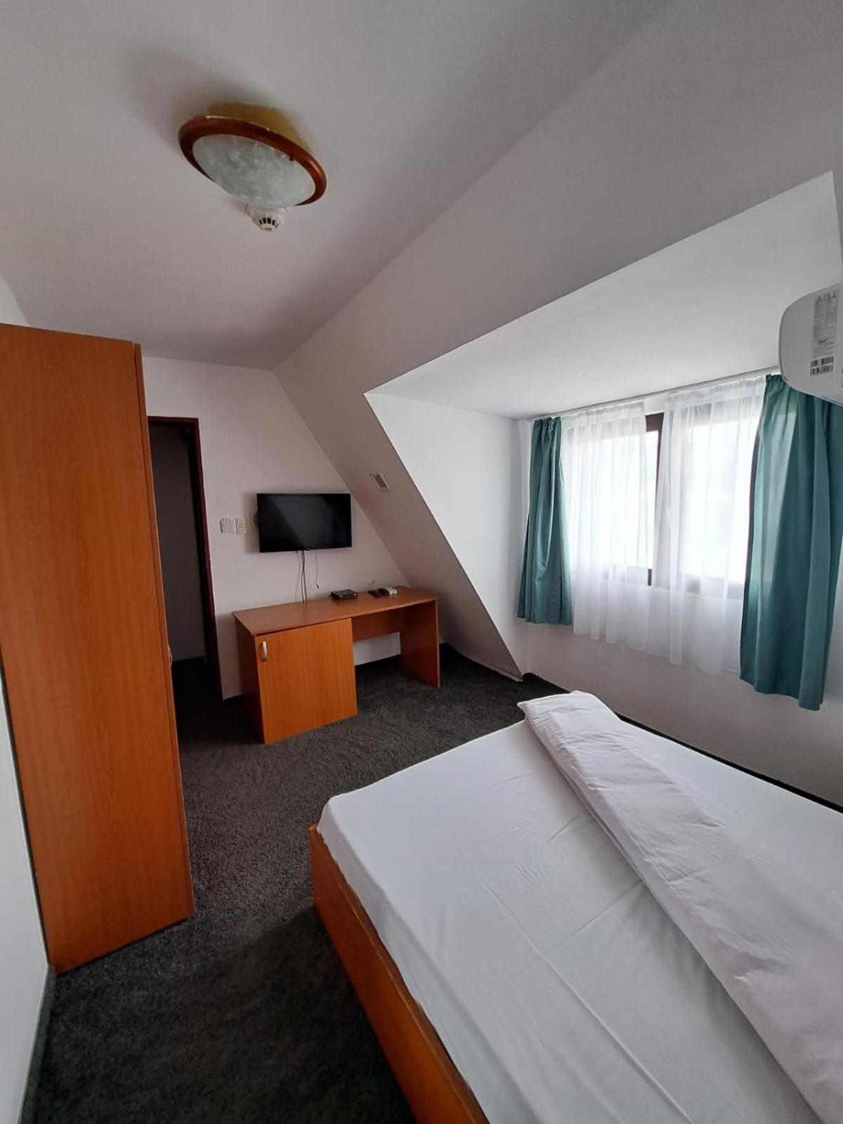 Hotel Pescarus Port Биказ Екстериор снимка